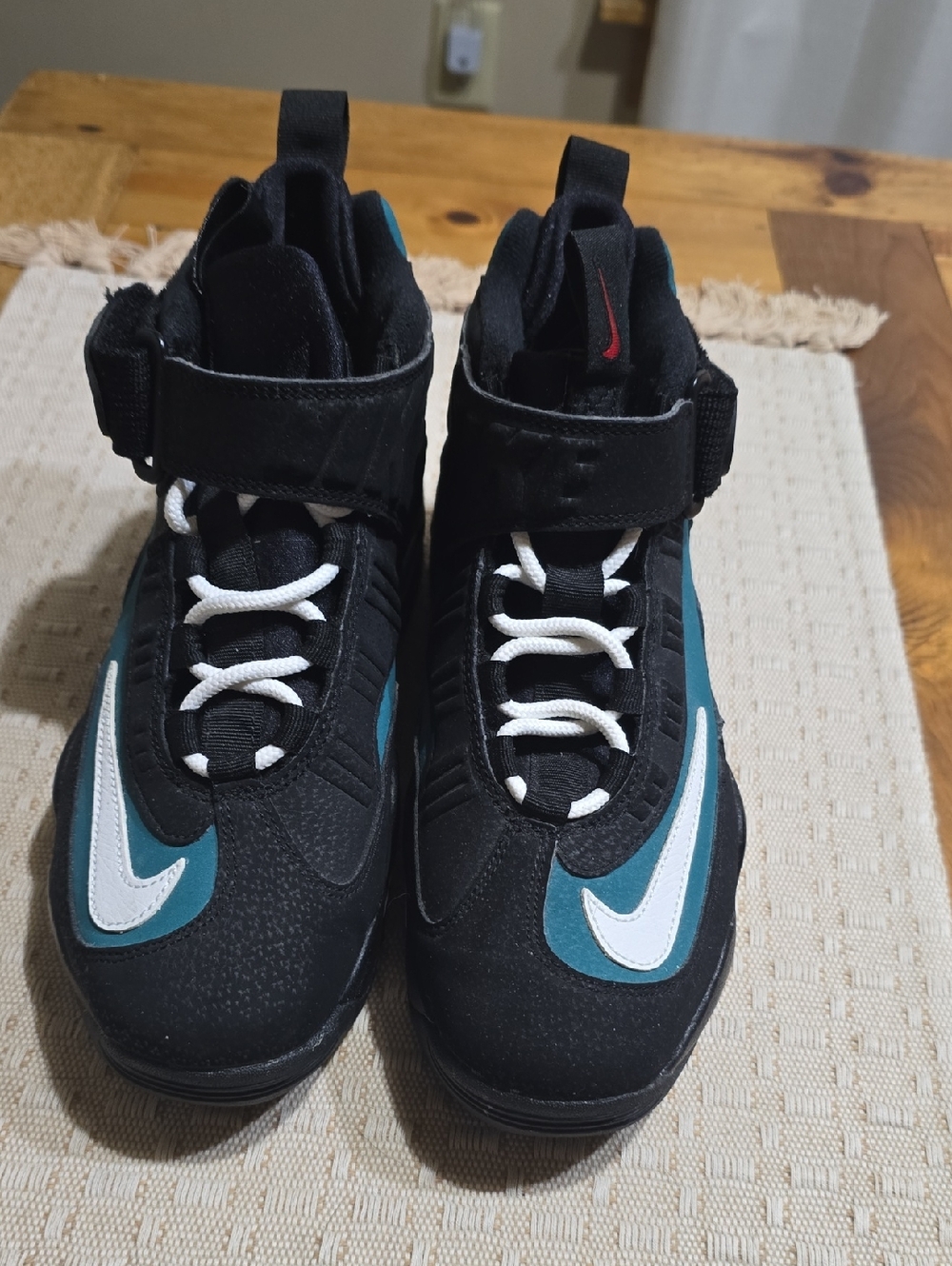 Nike Air Griffey Big Kids Size 5.5 ( A 7 In Woman's.) Teal,Black & White